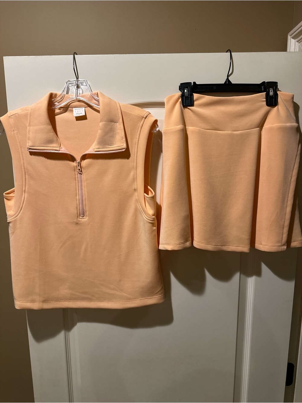 Boutique 2pc peach skort set, shorts underneath